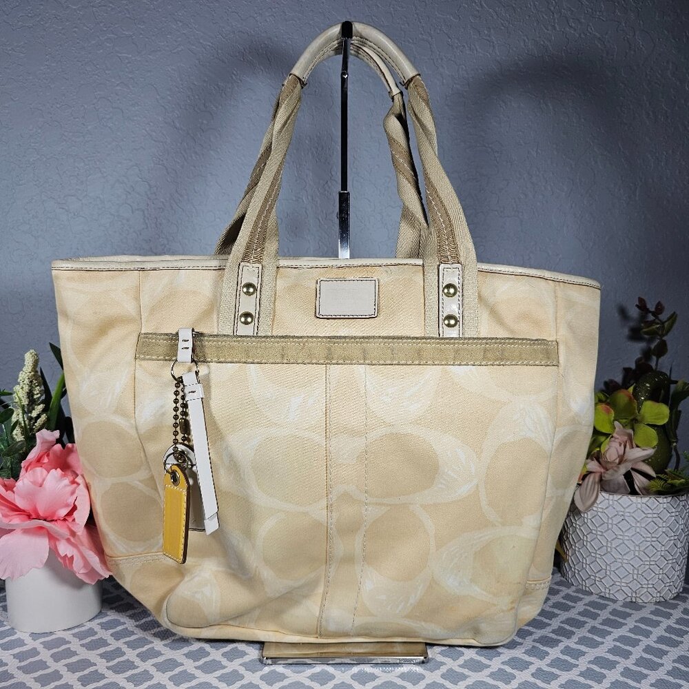 Coach Signature Scribble Canvas Tote L05M-250